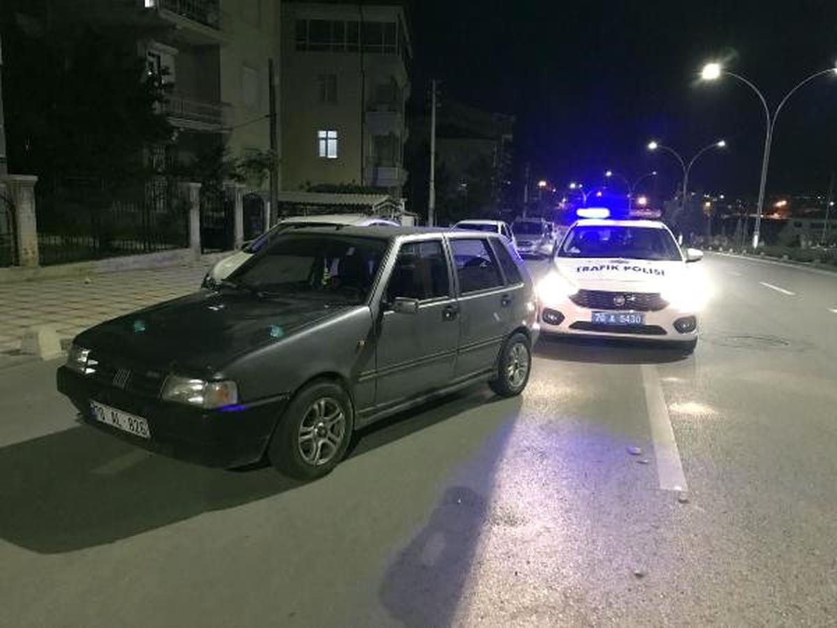 Otomobilin Kaputunda Yolculuk Eden Kişi, Düşerek Ağır Yaralandı