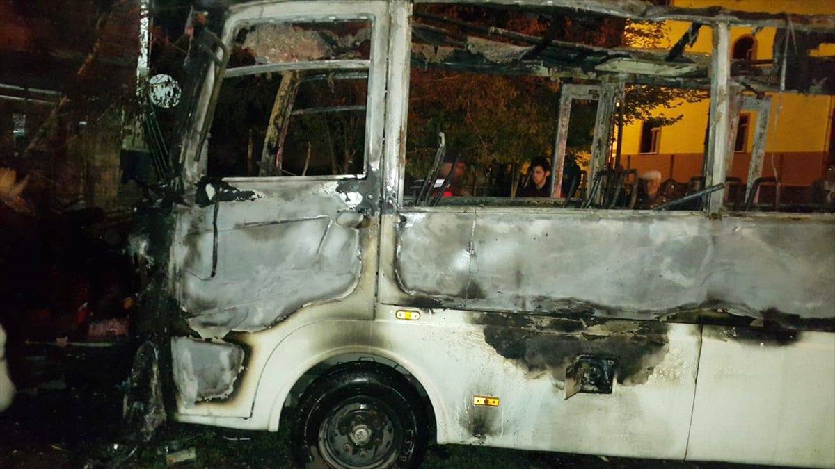 Park Halindeki Minibüs Yandı