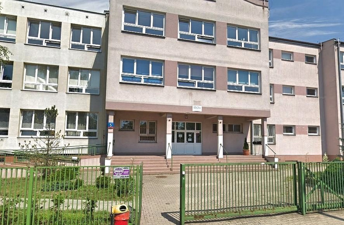 Polonya\'da 16 Yaşındaki Türk Okulda Bıçaklanarak Öldürüldü