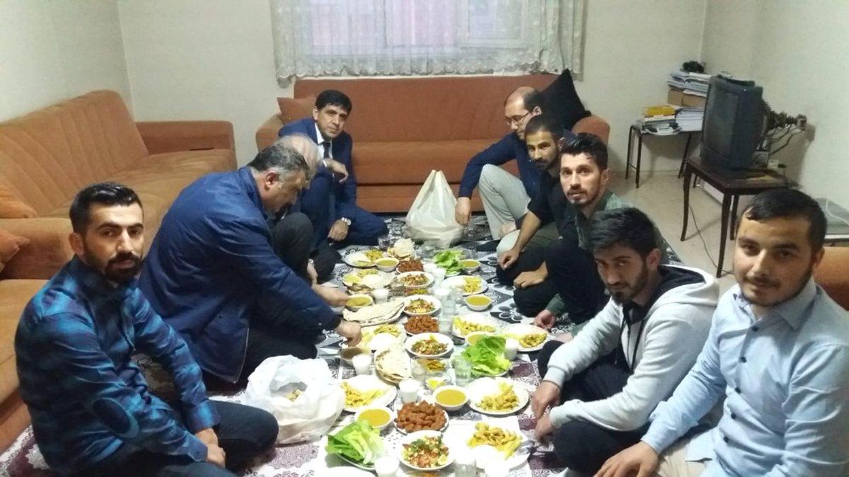 Rektör Alma Öğrenci Evinde İftar Açtı