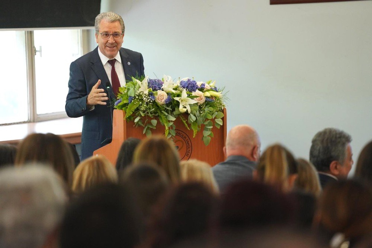 Rektör Budak: "Ülkemizin Yerli İlaç Üretimine Katkıda Bulunmak İstiyoruz"