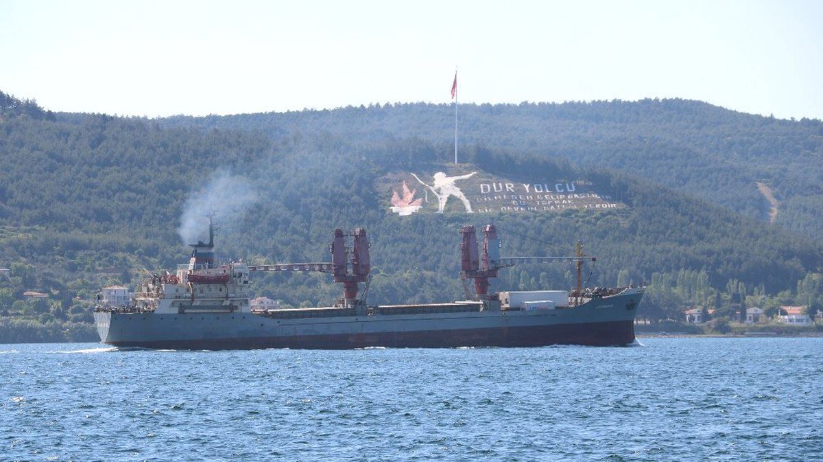 Rus Askeri Kargo Gemisi Boğazdan Geçti