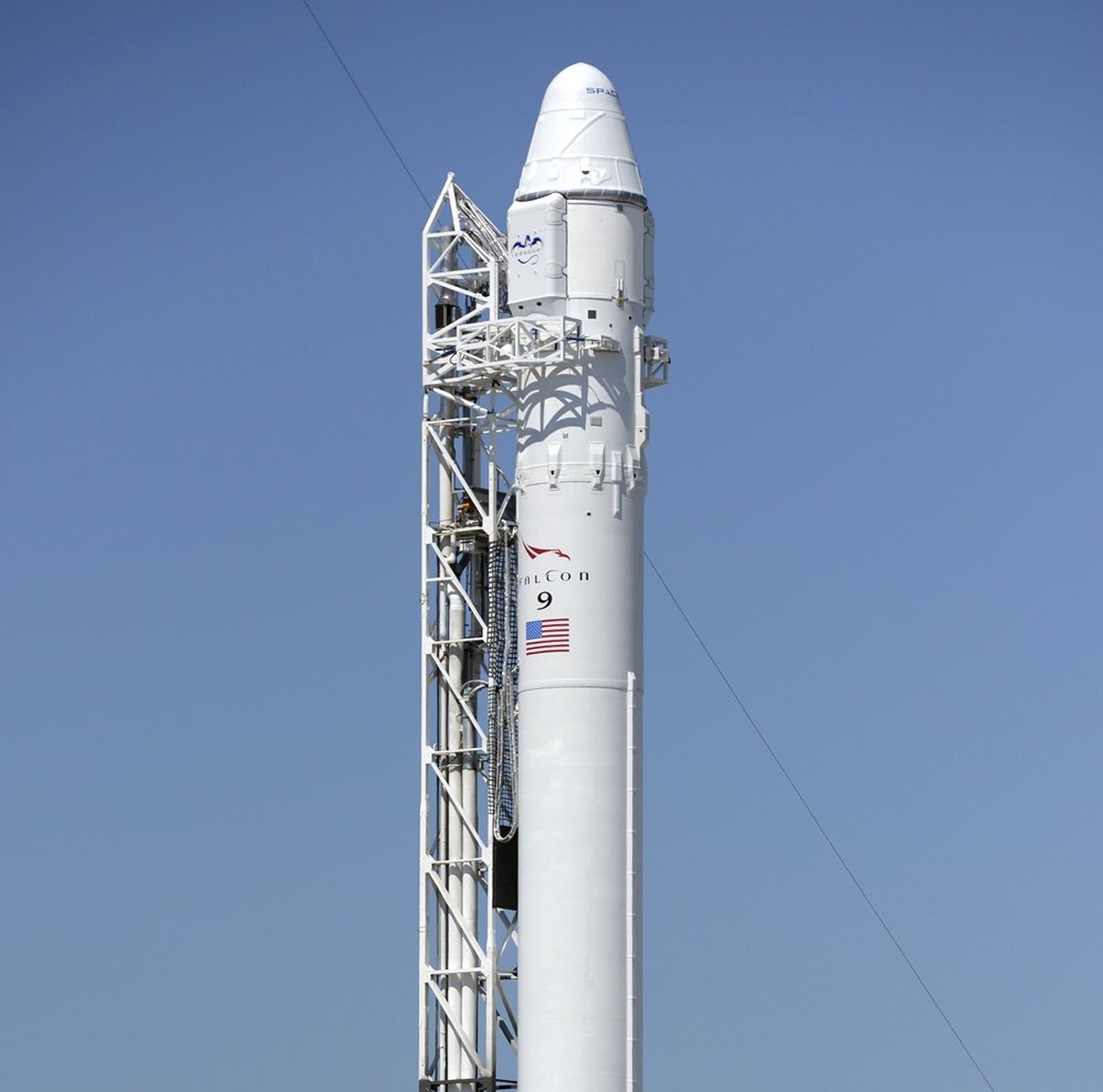 Rüzgar Falcon 9 Roketinin Fırlatılmasını Erteletti