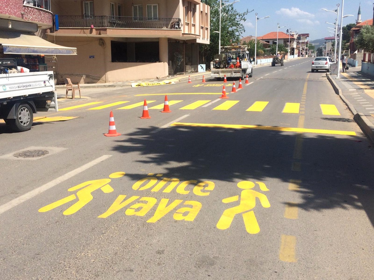 Sarıgöl\'de \'Önce Yaya\' Uygulaması