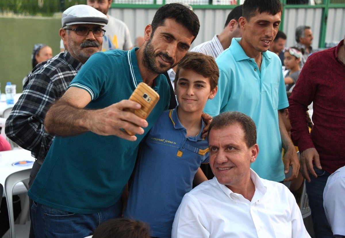 Seçer: "Bizi Ayrıştırmak İsteyenlere İnat Kardeşlik Türküleri Söyleyeceğiz"