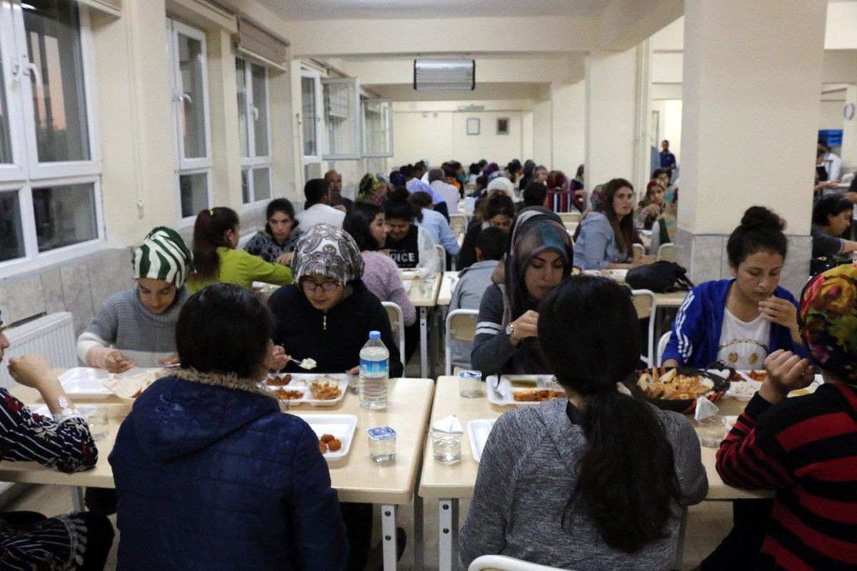 Siverek\'te Yaşlılar, Öğrencilere Emanet