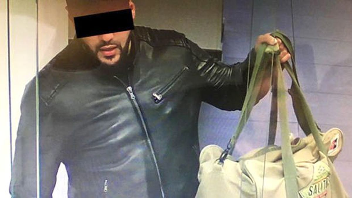 Soyguncu Tarkan\'ı Dikkatli Yolcu Yakalattı