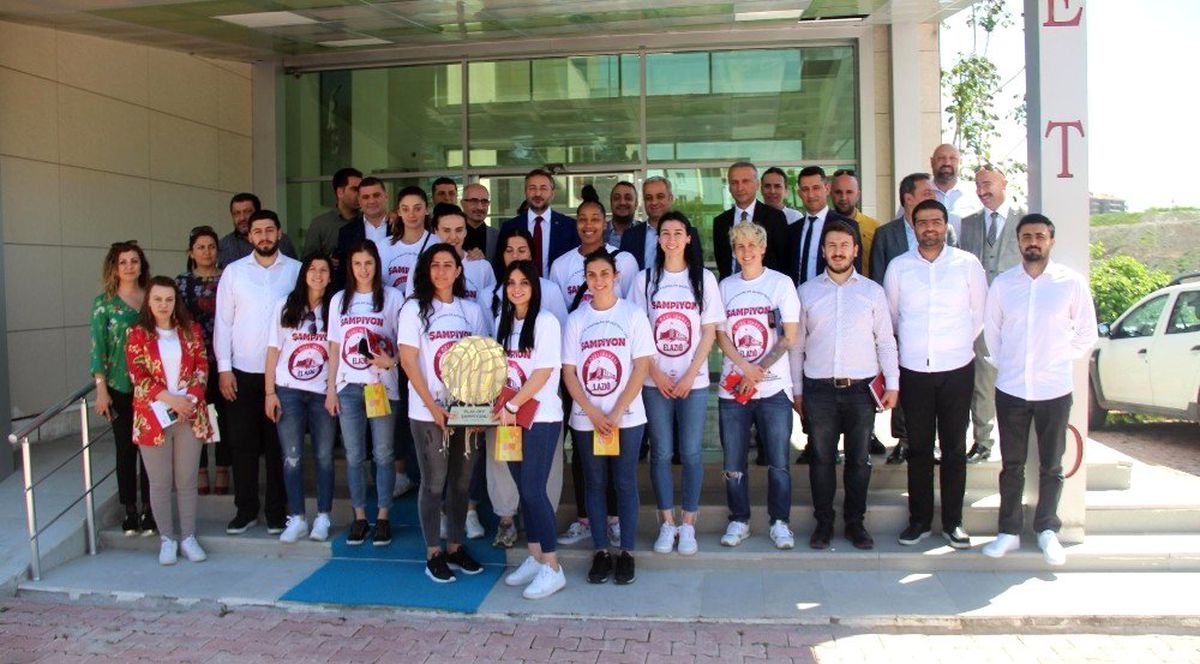 Süper Lig\'e Çıkan Elazığ\'da, Nihan Demirkol 493 Sayı Kaydetti
