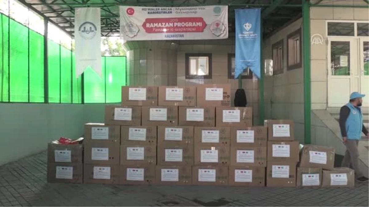 Tdv\'den Kazakistan\'da İhtiyaç Sahiplerine Gıda Yardımı