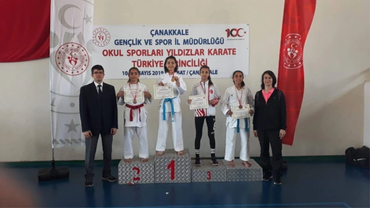 Zişan Gürsoy Karate Yıldızlar Kumite\'de Türkiye Şampiyonu