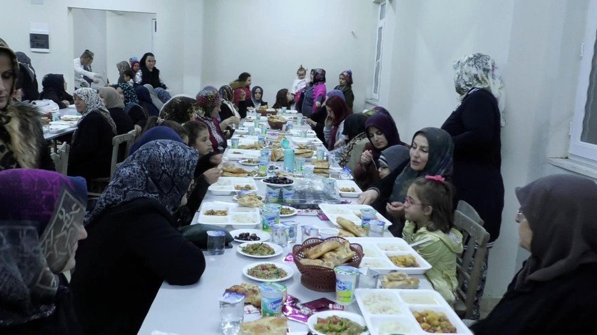 64 Muhtar İftarda Buluştu