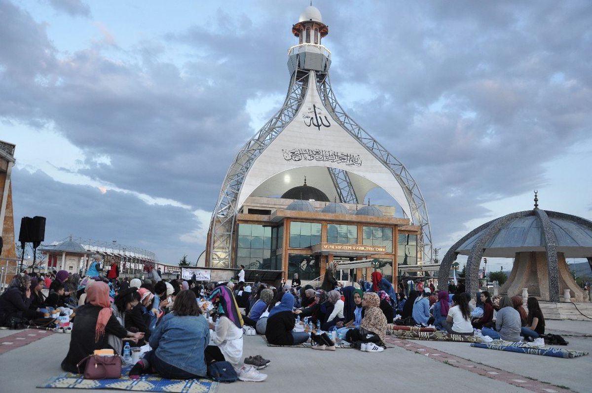 Afyonkarahisar\'da Kardeşlik İftarı