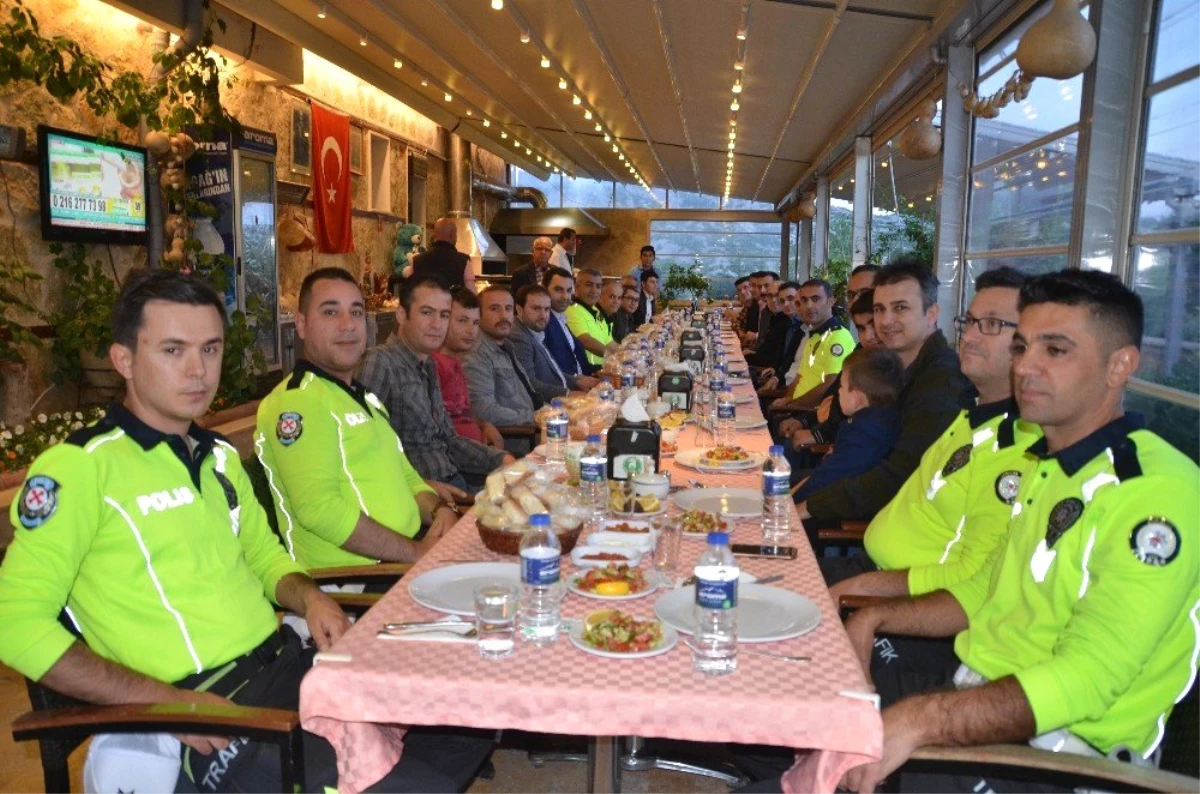 Akseki\'de Bölge Trafik Polisleri İftarda Buluştu