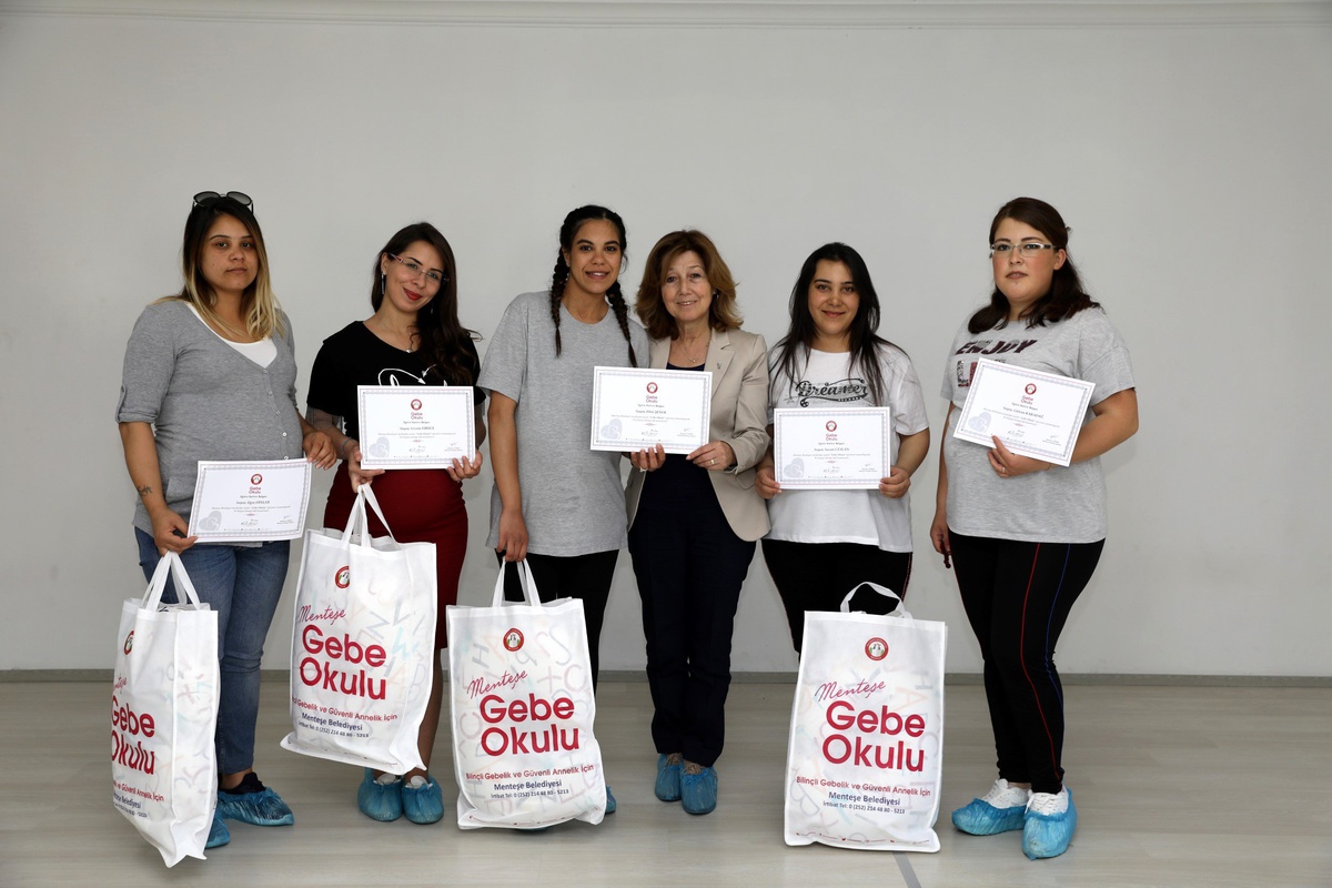 Anne Adayları Gebe Okulundan Mezun Oldu