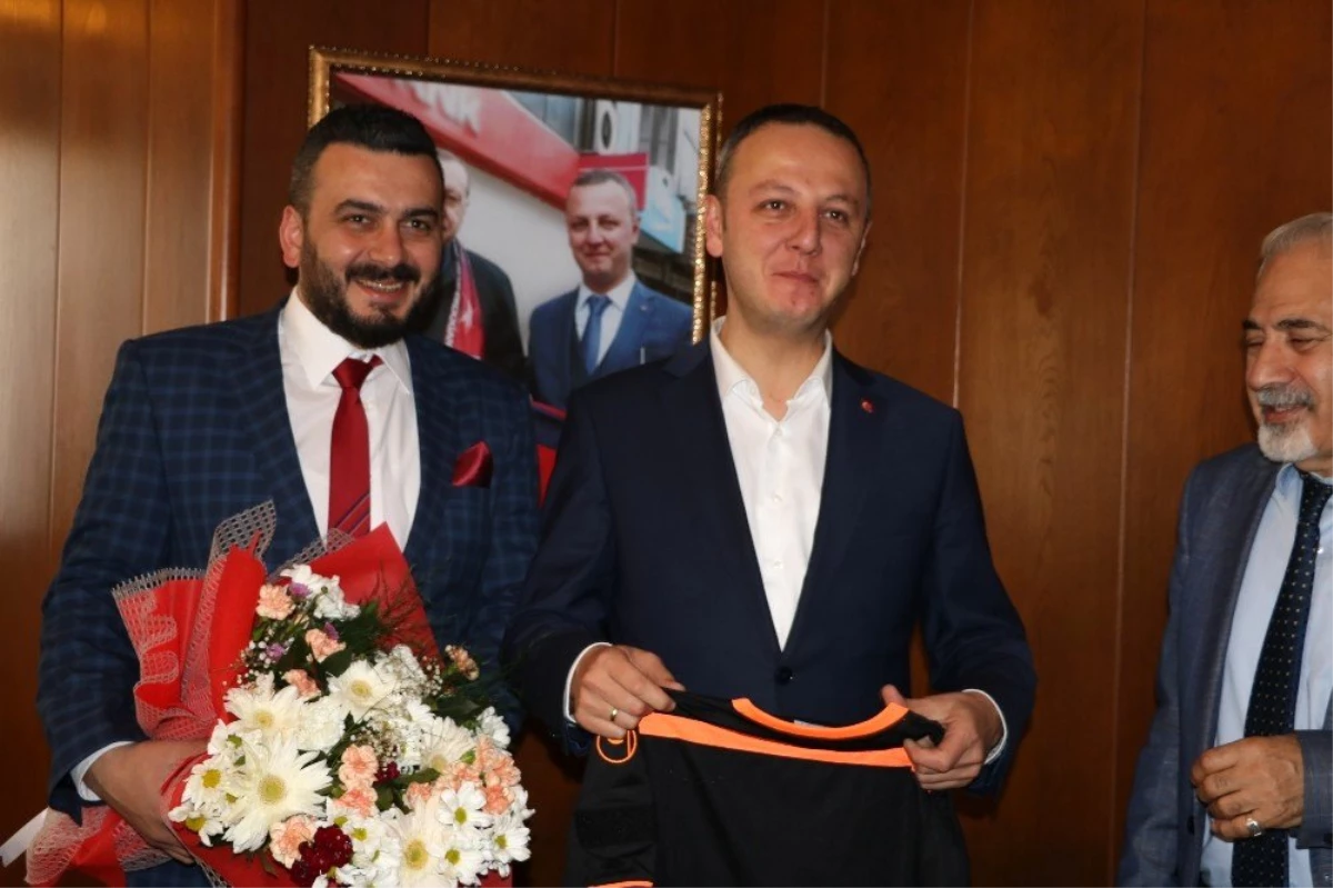 Belediye Başkanı\'ndan Galatasaray-Başakşehir Yorumu