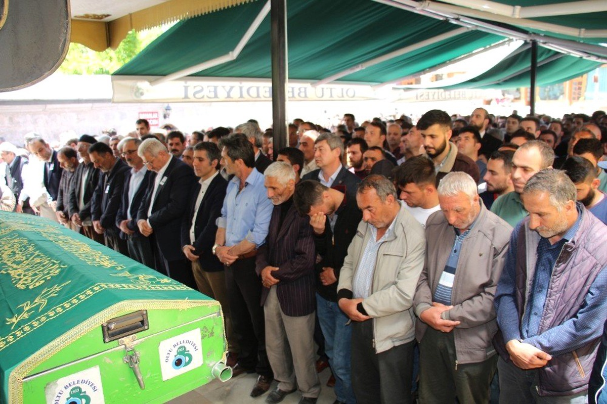Belediye Temizlik İşçisi Çöp Toplama Aracının Altında Kalarak Can Verdi