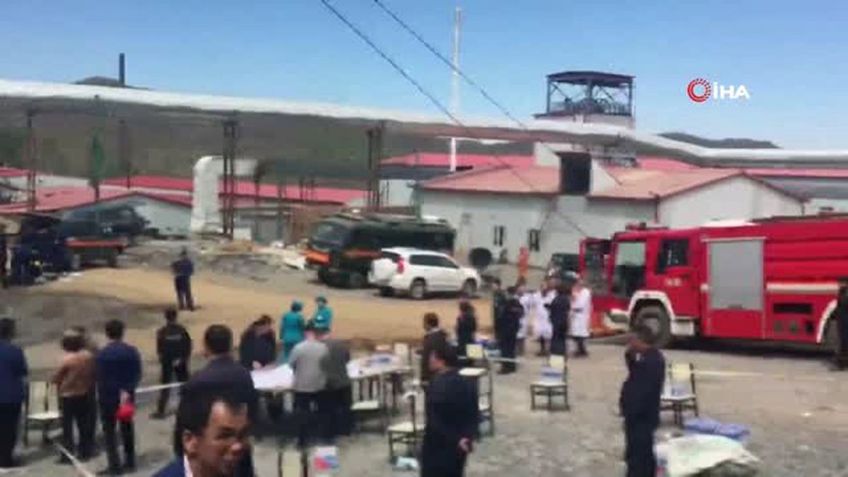 Çin\'de Maden Ocağını Su Bastı: 9 Kişi Mahsur