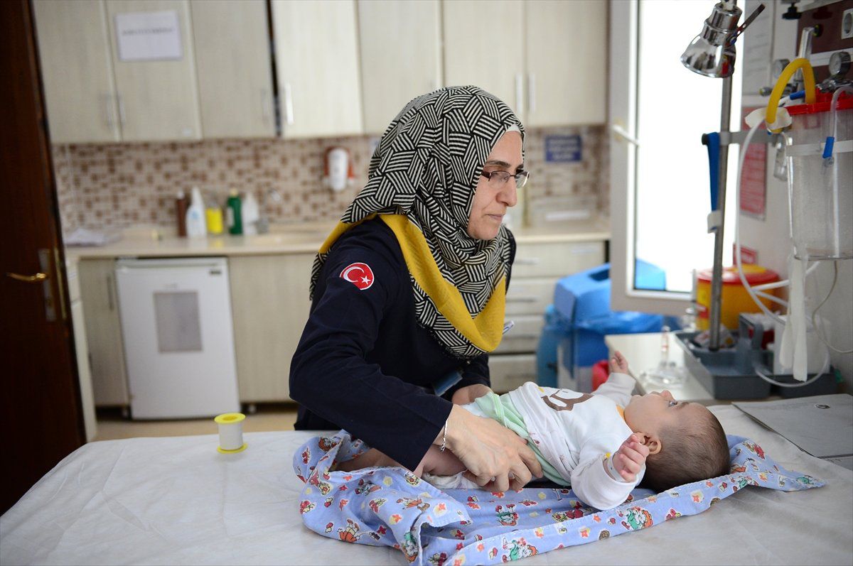 Çocukluk Hayali Hemşirelikte 22 Yıldır Çocuklarla İlgileniyor