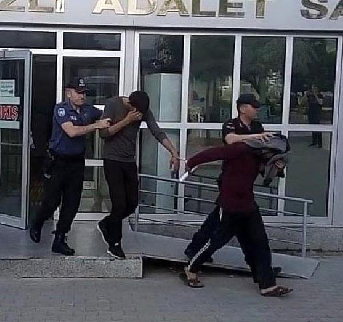 Denizli\'de 7 Ayrı Hırsızlığın 2 Şüphelisi Tutuklandı