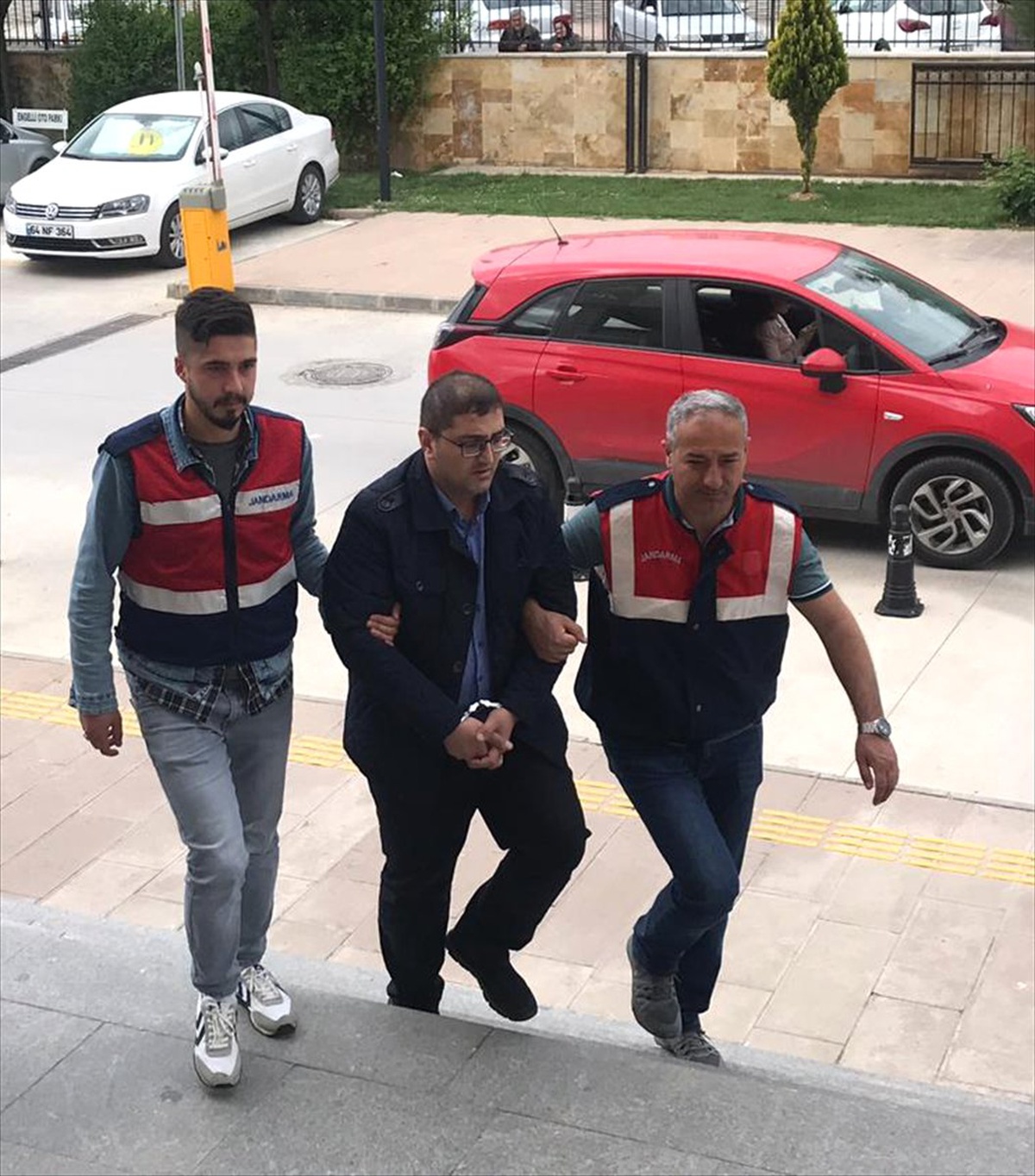 Deri Fabrikasında Esrar Üreten İş İnsanına Suçüstü