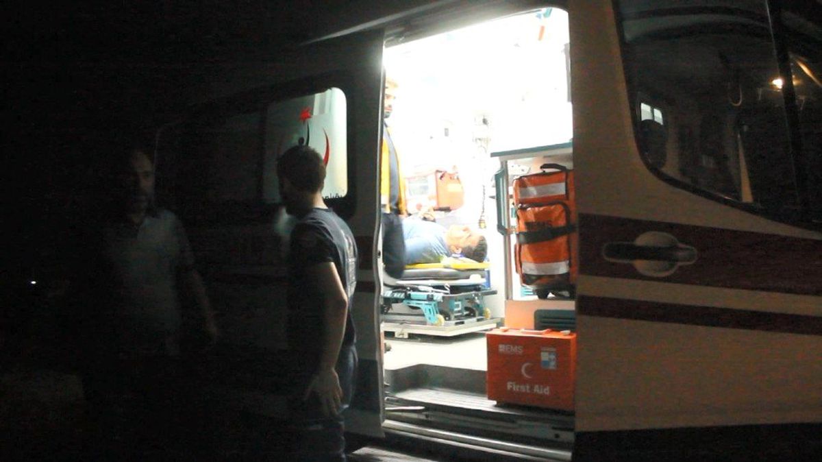 Diyarbakır\'da Minibüs Şarampole Uçtu: 1 Yaralı