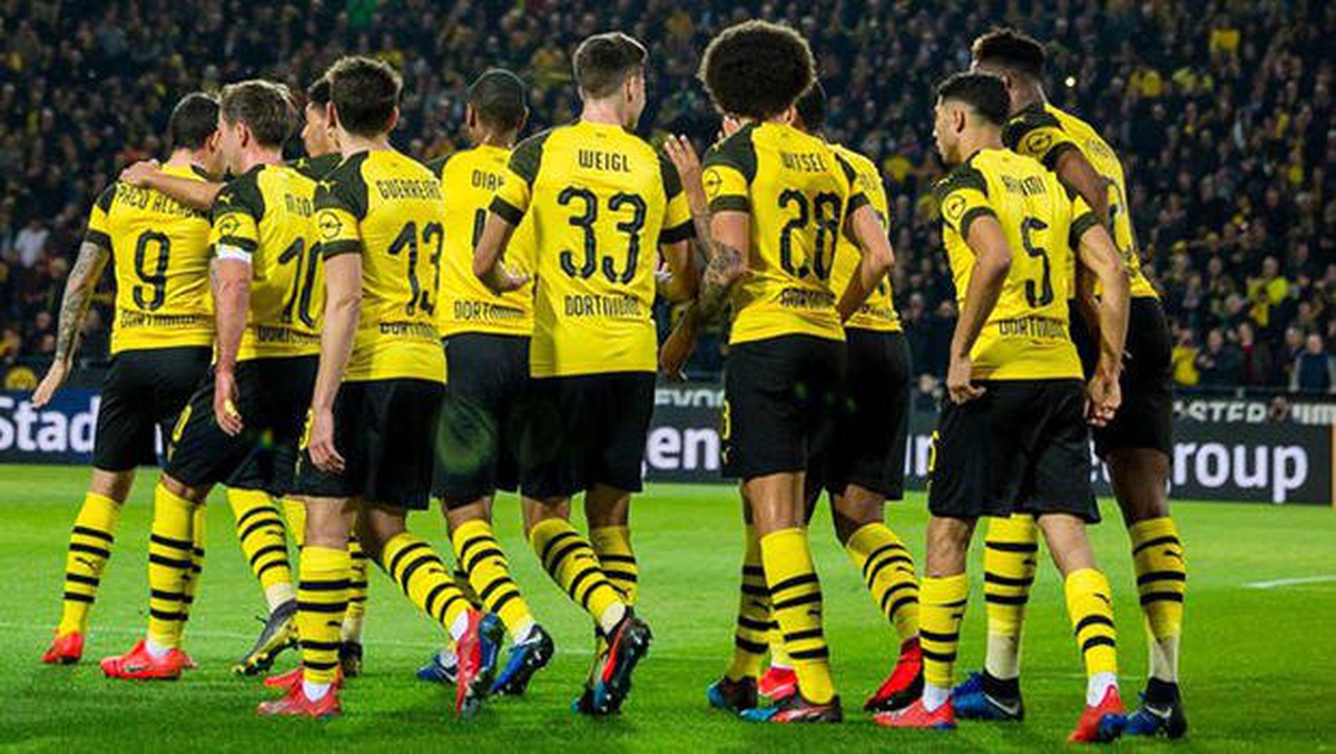 Dortmund, İki Yıldızı Yaz Gelmeden Bitirdi