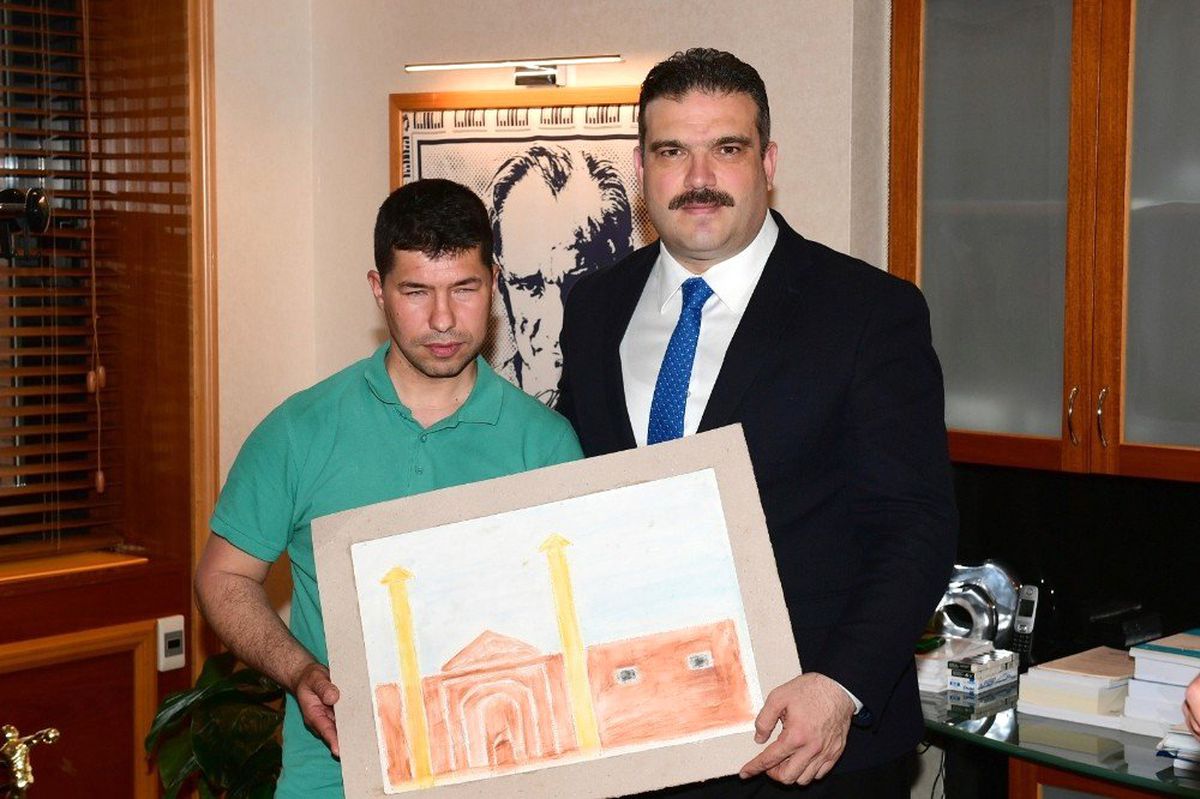 Görme Engelli Sporculardan Rektör Çomaklı\'ya Kupalı Ziyaret