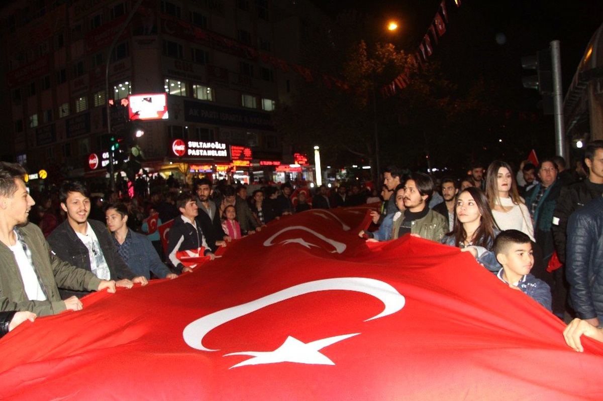 Isparta Belediyesi\'nden 19 Mayıs Fener Alayı ve Başkal Konseri