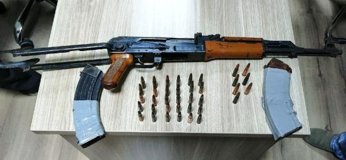 Kalaşnikofla 2 Kişiyi Öldürmeye Giderken Yakalandı