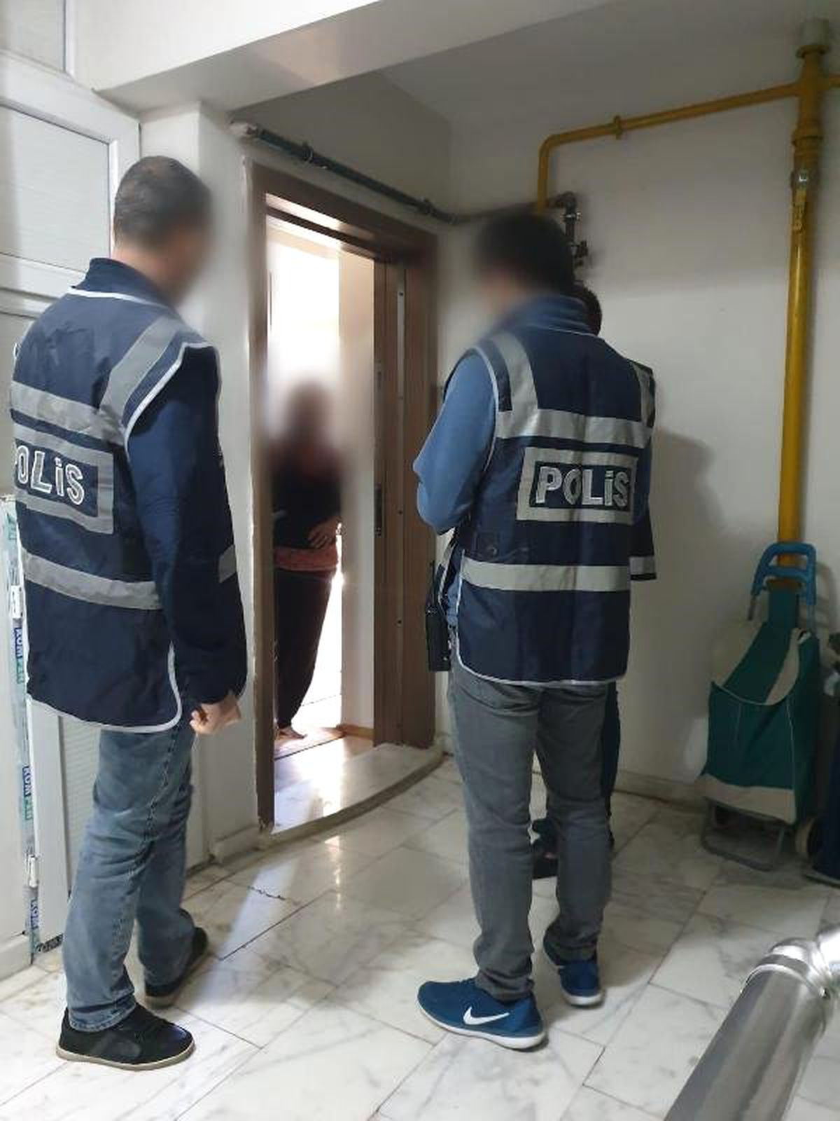Kars Polisinden Günlük Kiralanan Evlere Kontrol