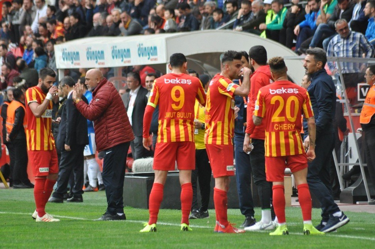 Kayserispor\'da 12 Futbolcunun Sözleşmesi Bitiyor