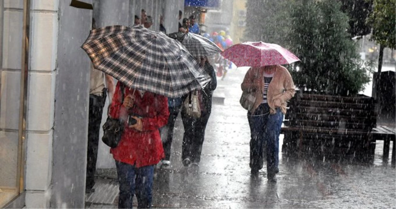 Meteoroloji Saat Verip Uyardı: İstanbul\'da Sağanak Yağış Etkili Olacak