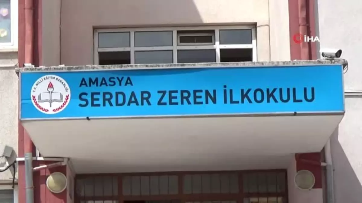 Minikler Harçlıklarıyla Ramazan Kolisi Hazırladı