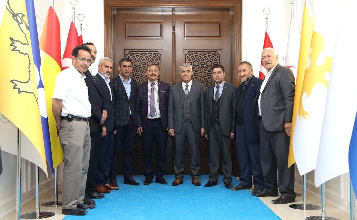 Muhtarlardan Başkan Gürkan\'a Ziyaret