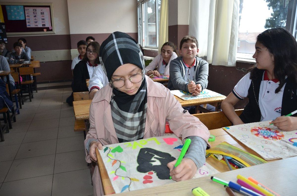 Öğrencilerden Çevre Dostu Çanta