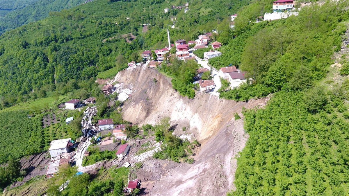 Ordu\'da 31 Konutun Yıkıldığı Heyelan