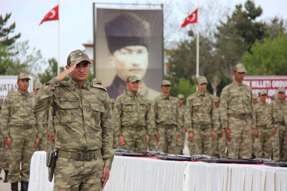 Sivas 2 Bin 750 Mehmetçik Silah ve Bayrak Üzerine El Basıp Yemin Etti