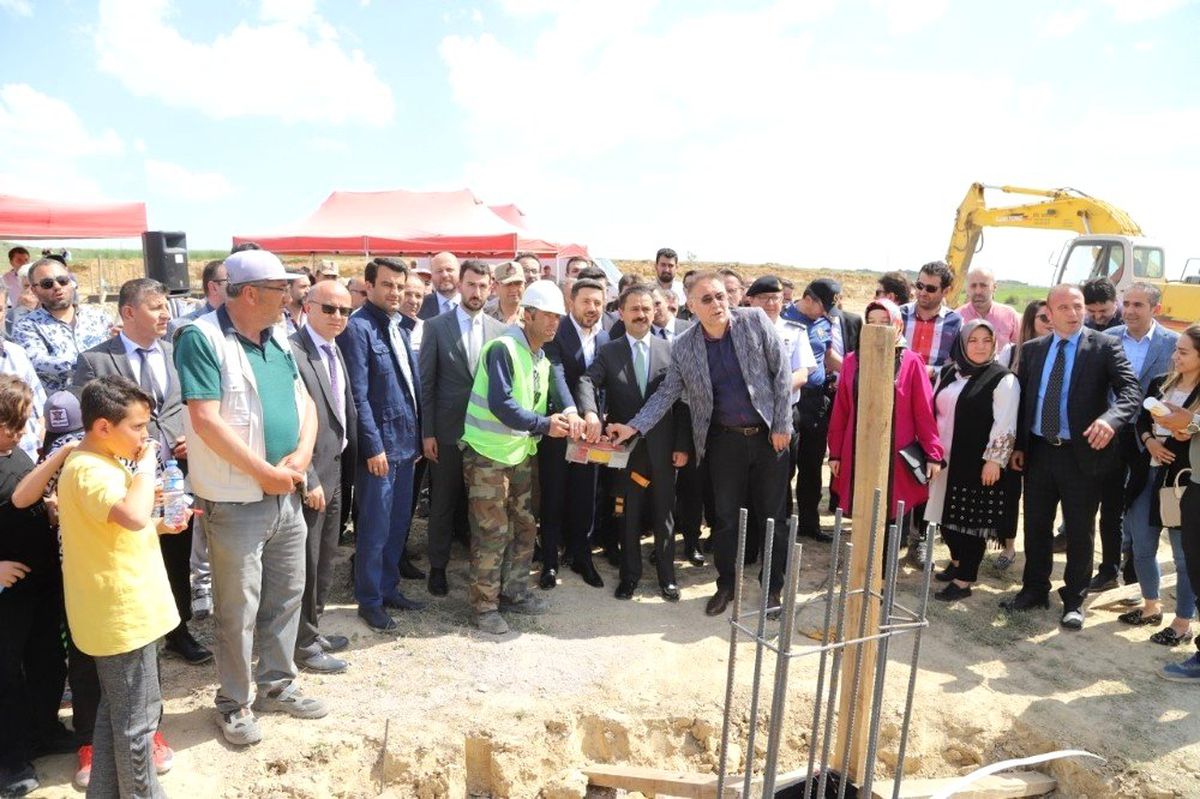 Türkiye\'nin En Modern Hayvan Kasabası İçin Temel Atma Töreni Düzenlendi