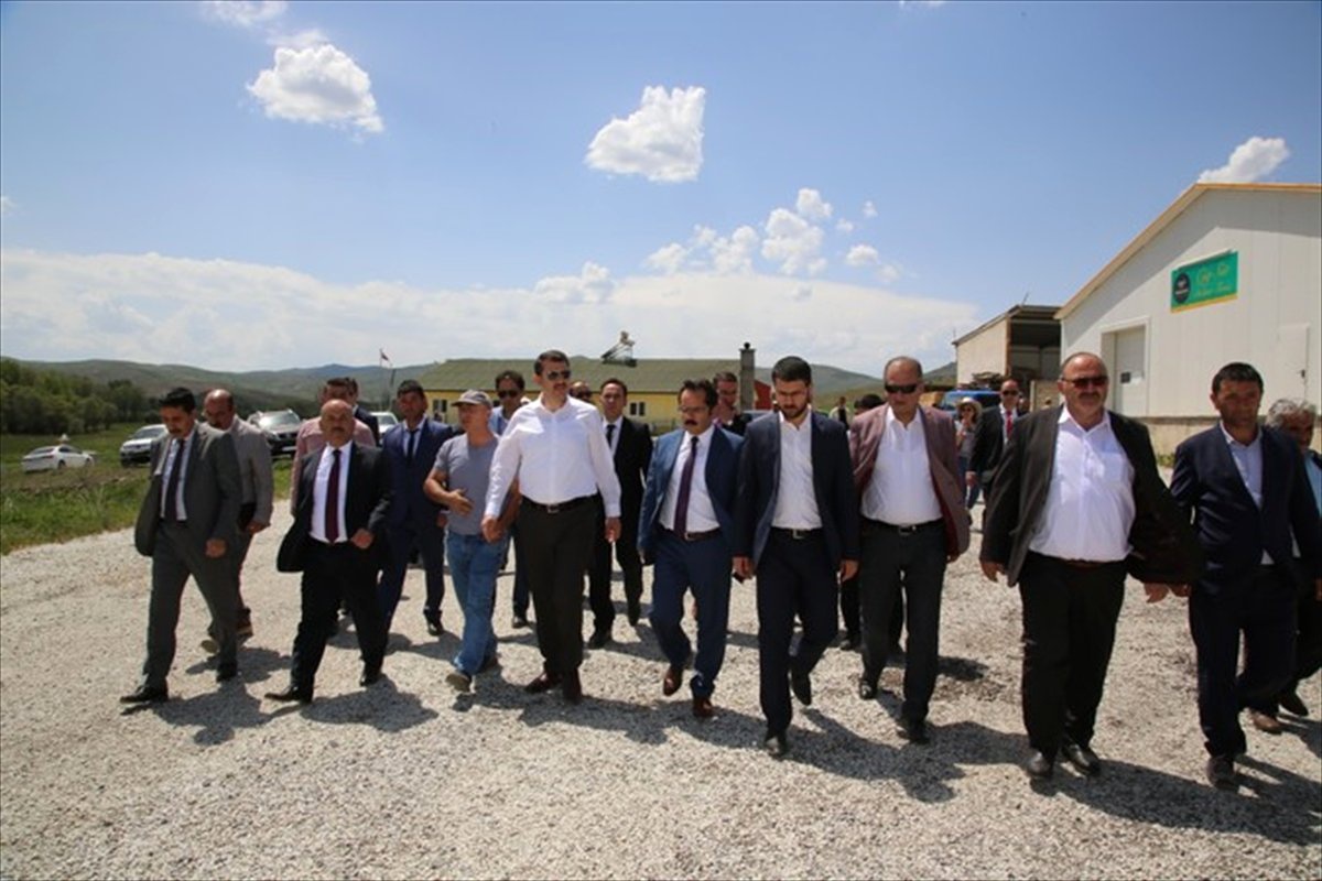 Vali Ayhan Banaz Köyünde İncelemelerde Bulundu