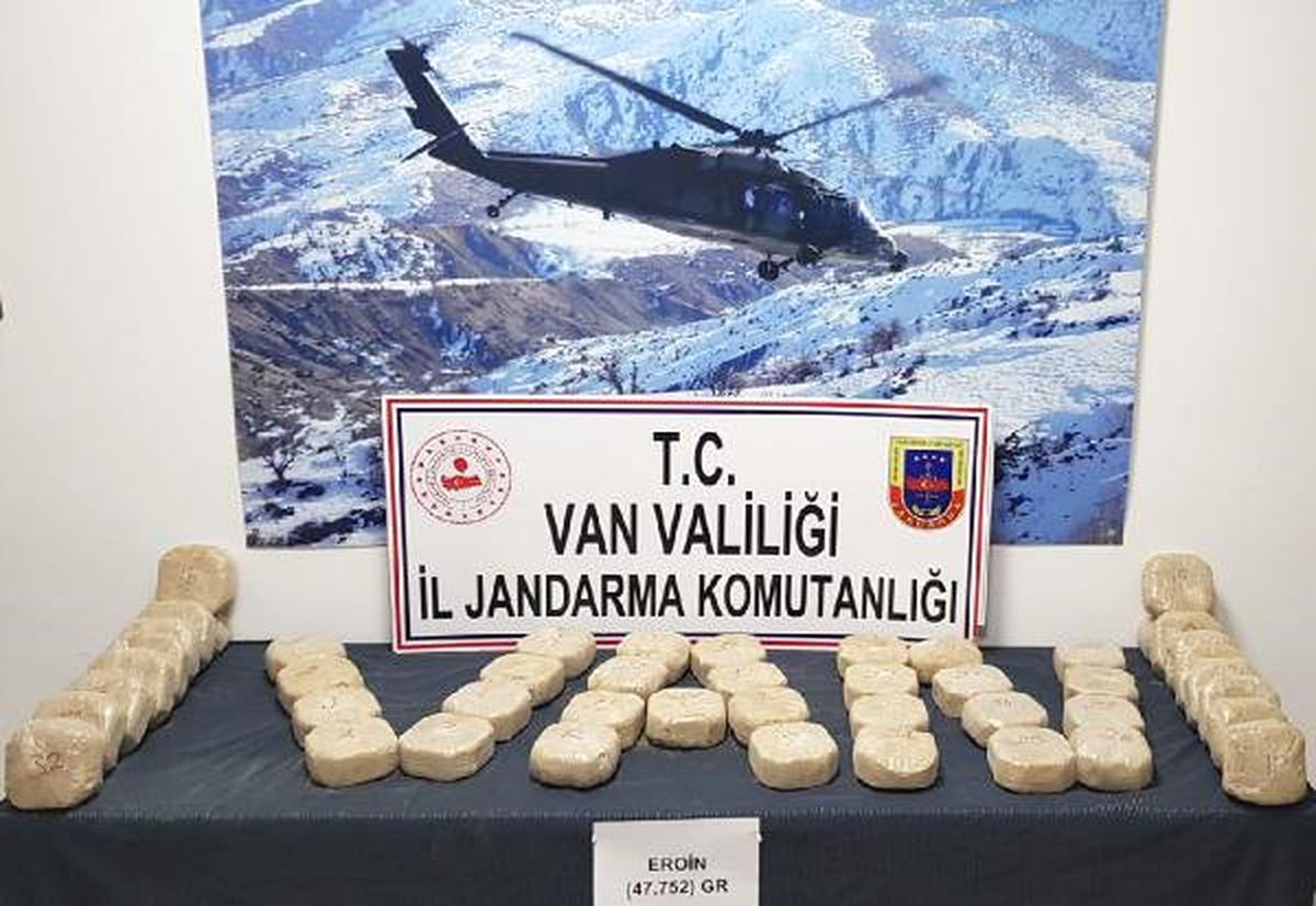Van\'da Çuvallar İçinde 47 Kilo Eroin Ele Geçirildi