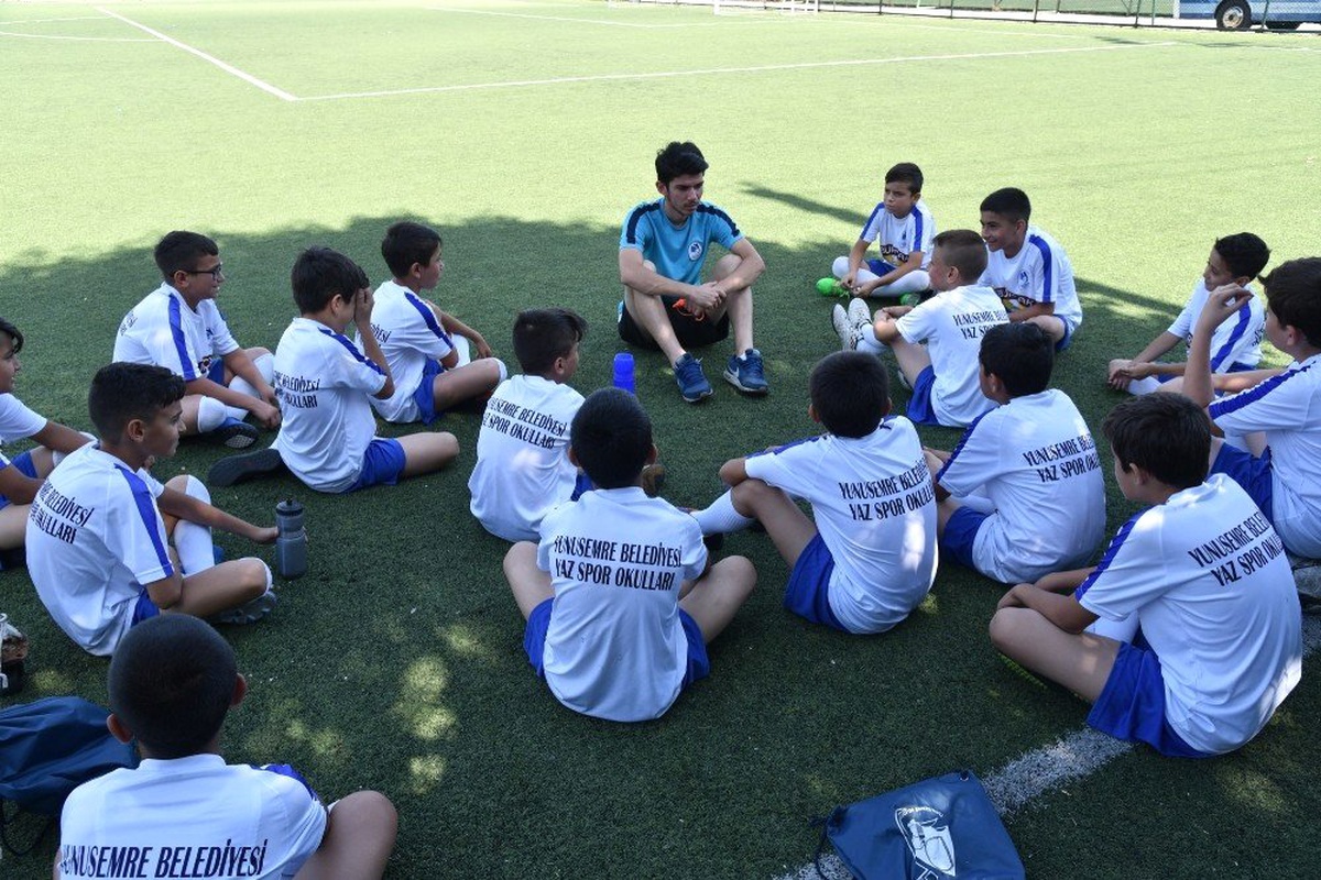 Yunusemre Yaz Futbol Kursu Düzenliyor