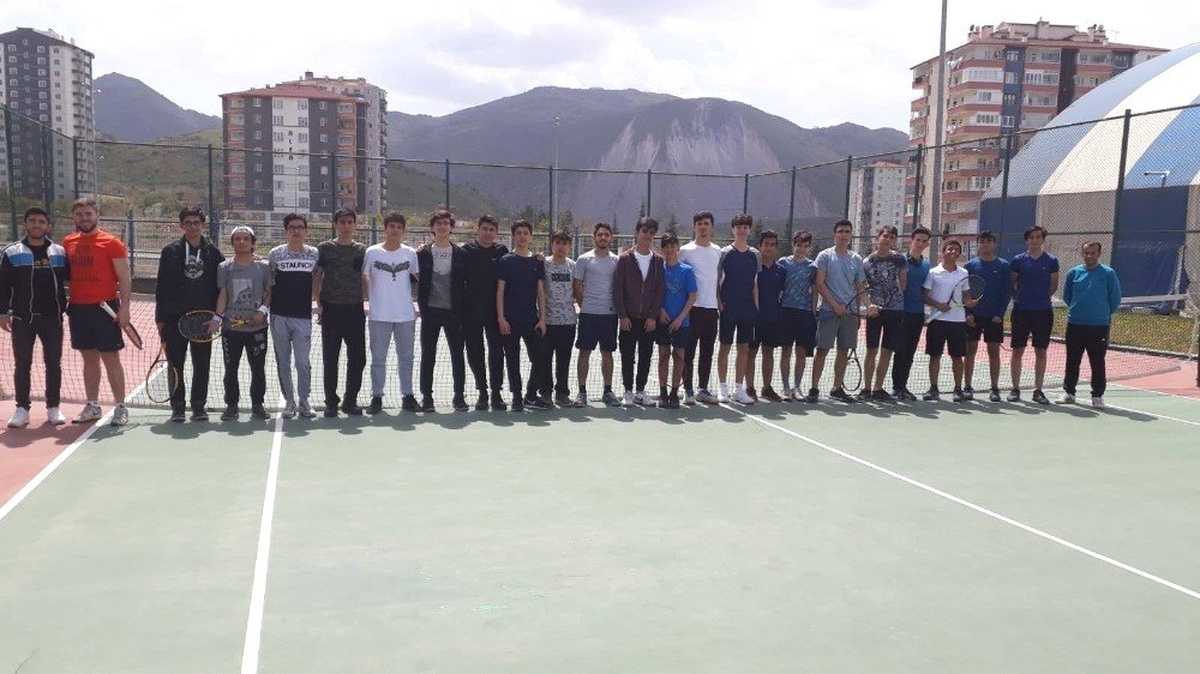 19 Mayıs Gençlik Kupası Tenis İl Birinciliği Devam Ediyor