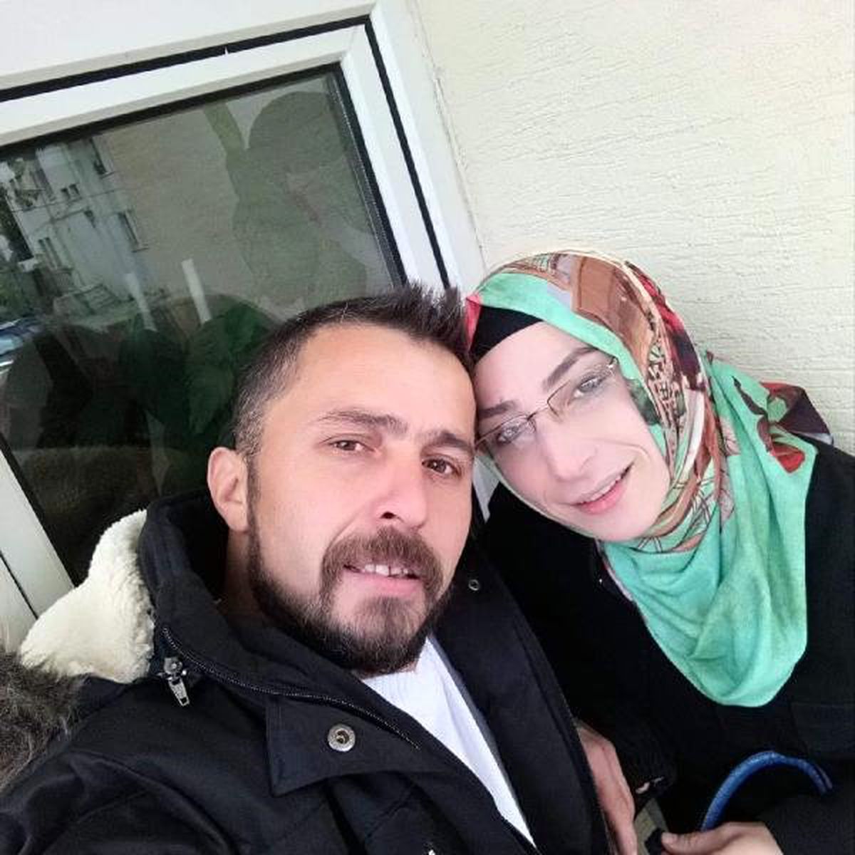 Akrabalarına Gitmesini İstemediği Eşini Bıçaklayarak Öldürdü