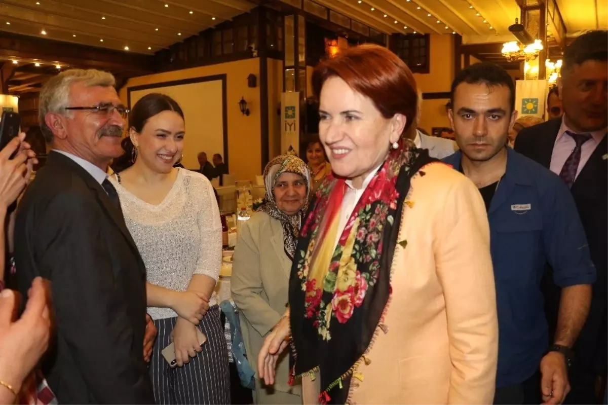 Akşener Safranbolu\'da İftar Programına Katıldı