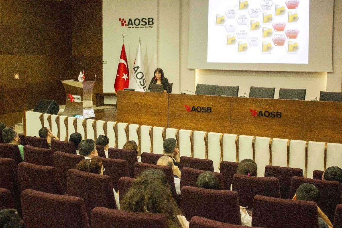 Aosb Akademi\'de "Kişisel Verileri Koruma" Konulu Seminer