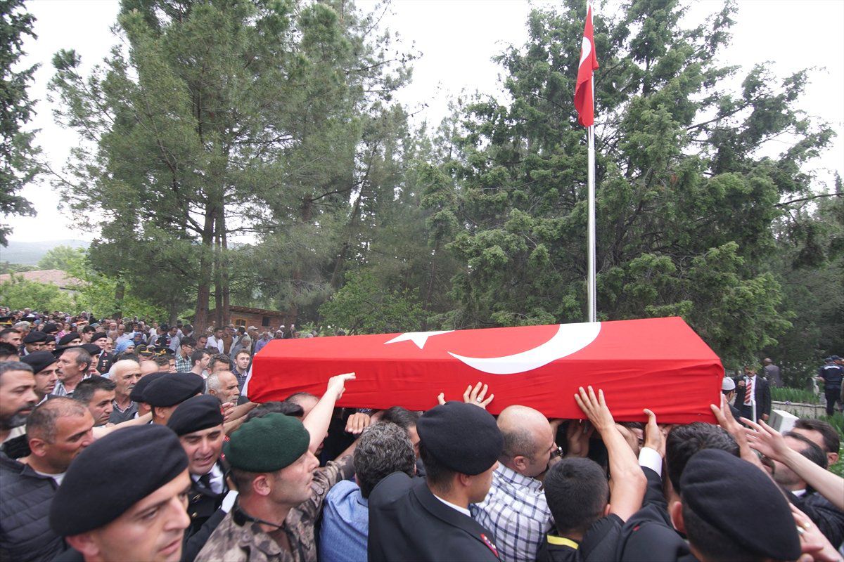 Arama Çalışmalarına Katılan 2 Askerin Şehit Olması