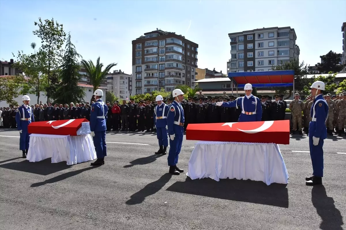 Arama Çalışmalarında Şehit Düşen 2 Asker İçin Tören