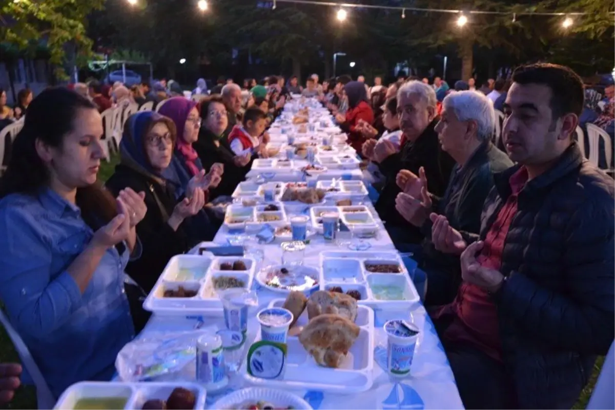 Biga Orman İşletme Müdürlüğü Personeli İftarda Bir Araya Geldi