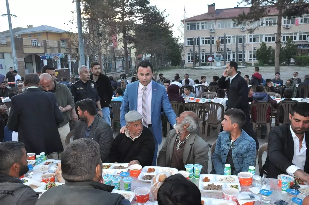 Bulanık Kaymakamlığı İftar Yemeği Verdi