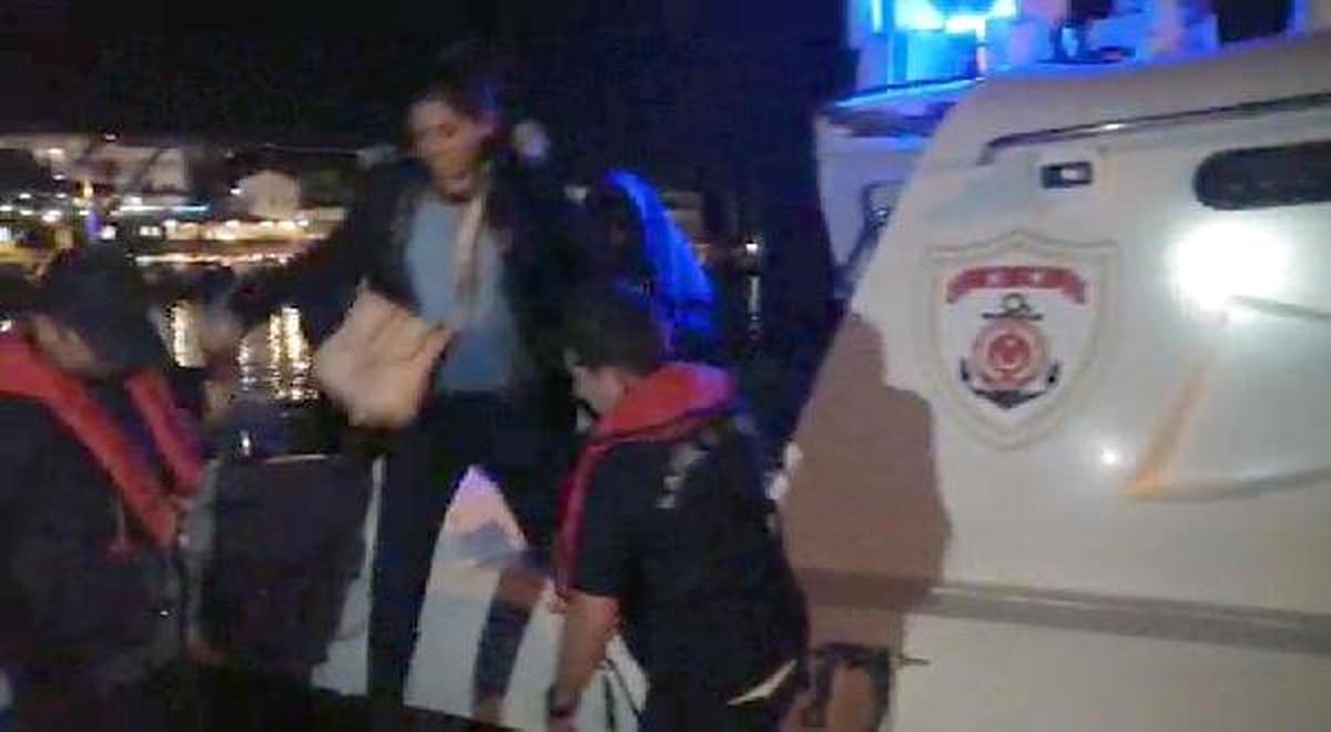 Datça\'da Sürüklenen Bottaki Kaçak Göçmenler Kurtarıldı